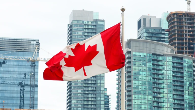 Proudly-Canadian-flag-Citysccape-in-Toronto